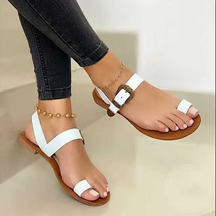 Flat Sandals With Toe Buckle