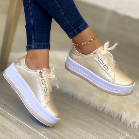 Ladies Low-Cut White Flats Canvas Shoe